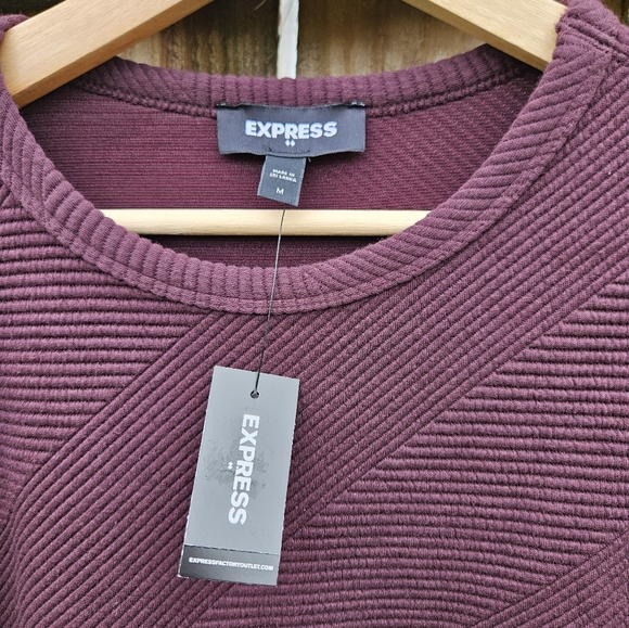 Express Textured Top - Picture 4 of 8